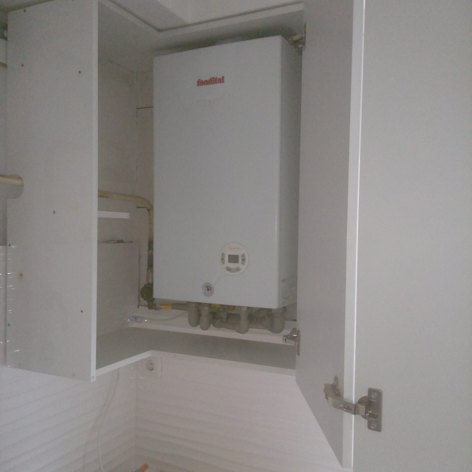 Kotłownia gazowa — kocioł Vaillant z instalacją z rur miedzianych