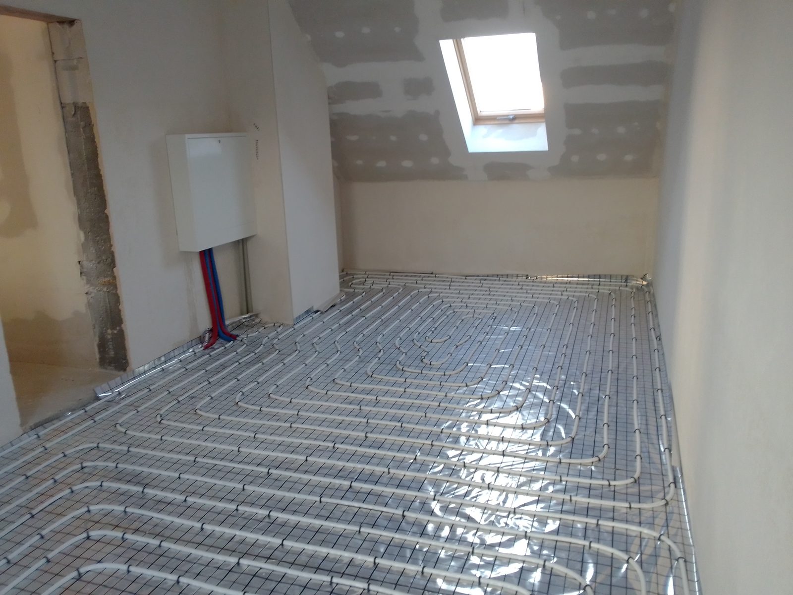 Instalacja ogrzewania podłogowego w domu pod Krakowem